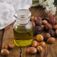 Tinh Dầu Dưỡng Tóc Argan Oil Có Tốt Không? Có Sản Phẩm Nào?