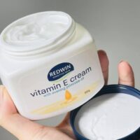 Kem Dưỡng Ẩm Sáng Da Vitamin E Redwin Úc (300g)