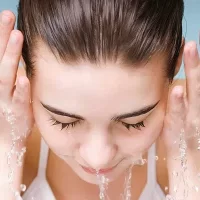 Những thói quen tốt bảo vệ da mặt khỏe mạnh trong mùa hè